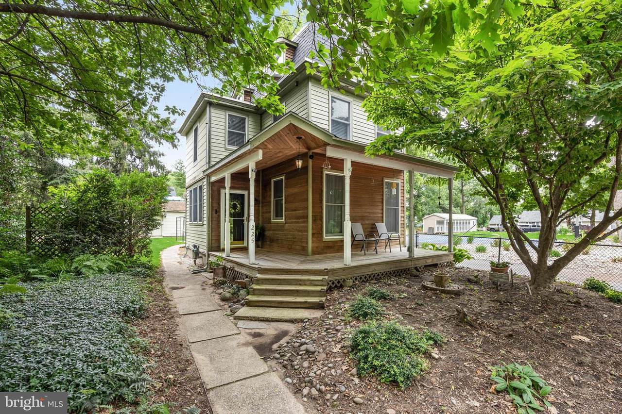 225 Van Kirk Street - Photo 1