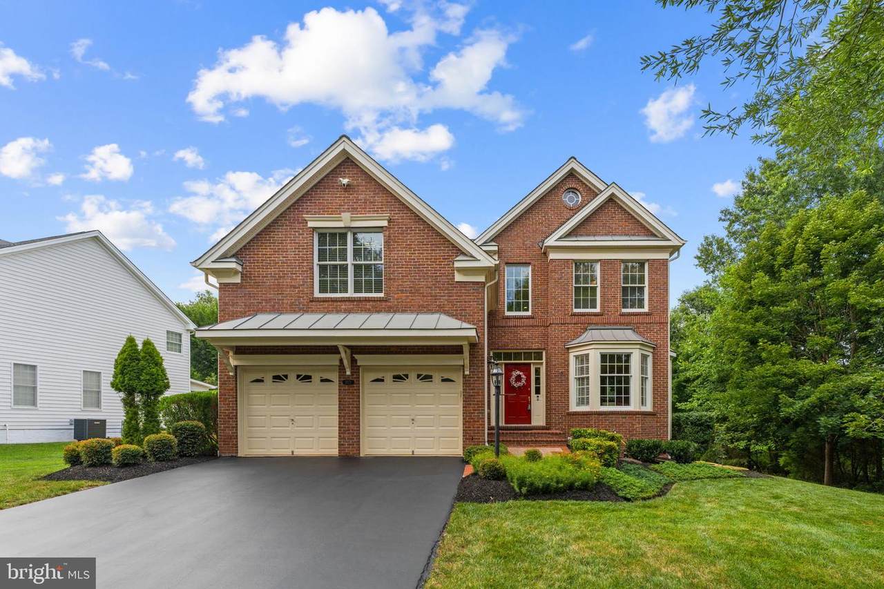 5777 Waterloo Bridge Circle - Photo 1
