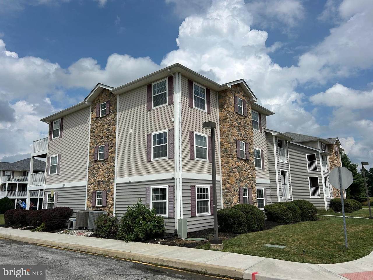1870-UNIT Congressional Villag Drive - Photo 1