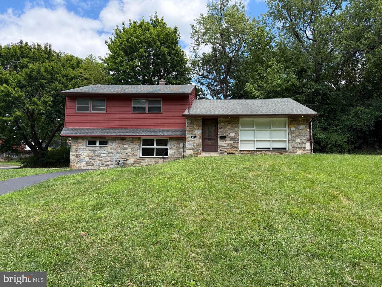 413 Asbury Avenue - Photo 1
