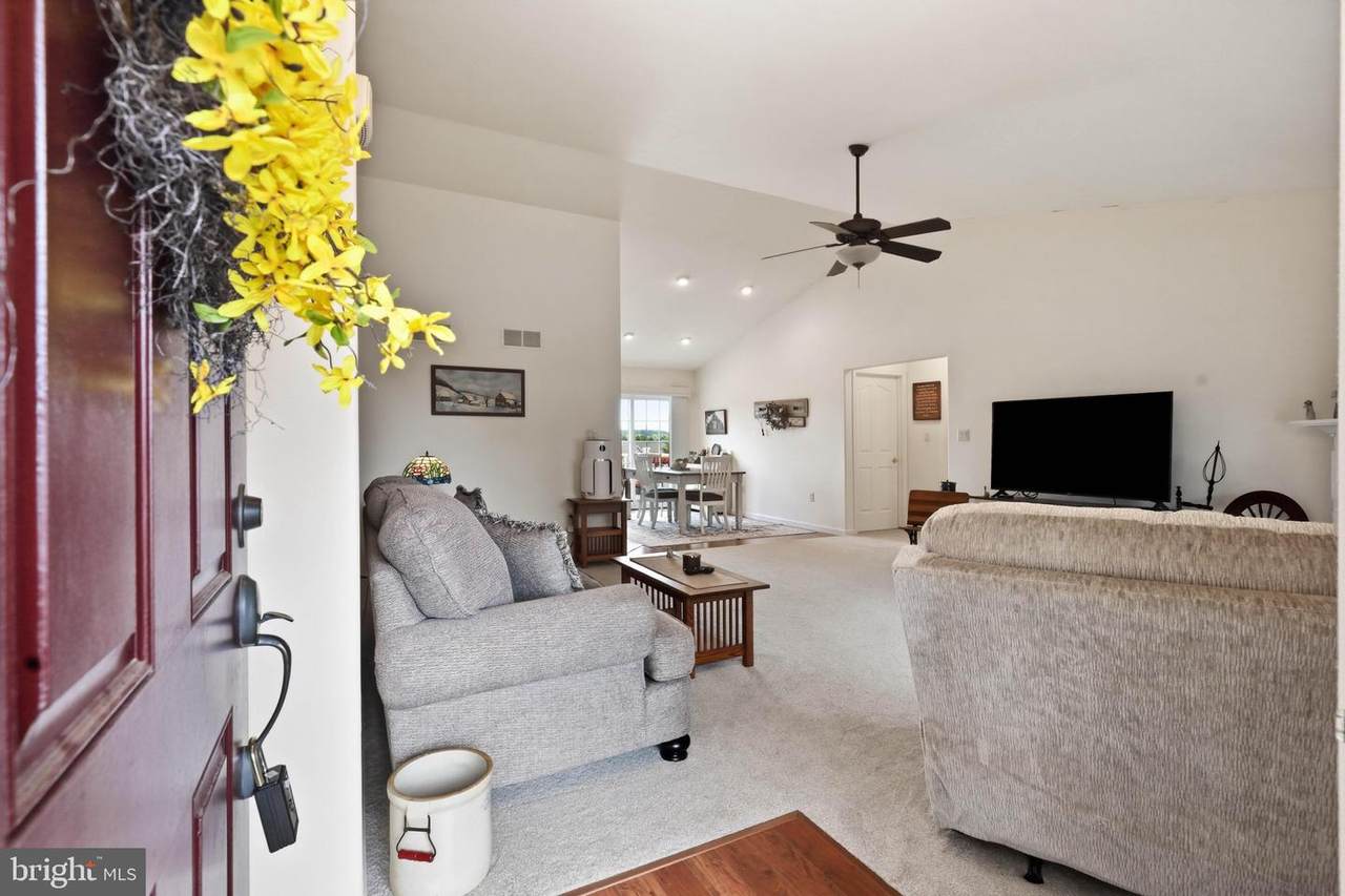 https://bt-photos.global.ssl.fastly.net/brightmls/1280_boomver_1_805142158808-2.jpg