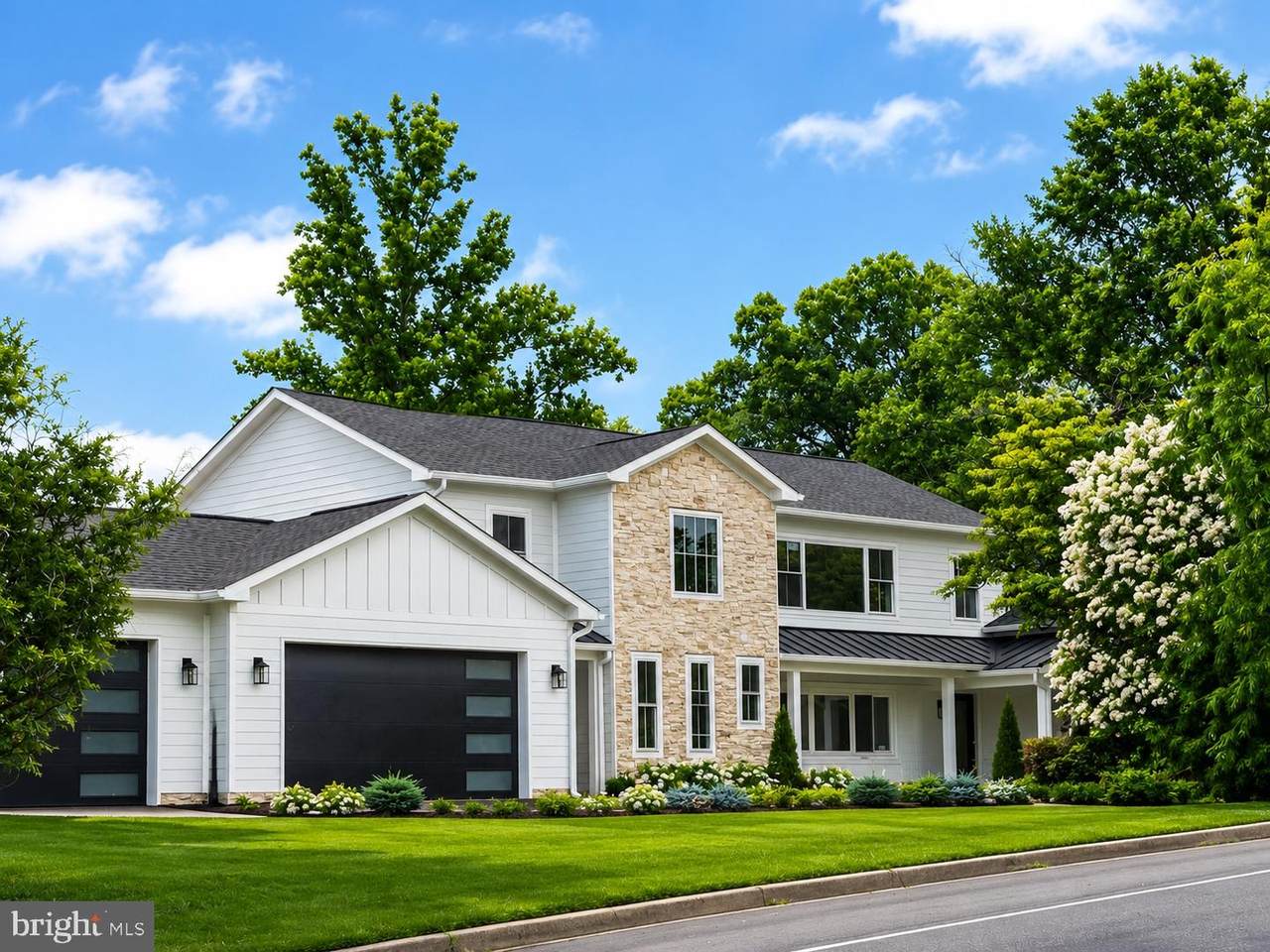 3237 Sleepy Hollow Road - Photo 1