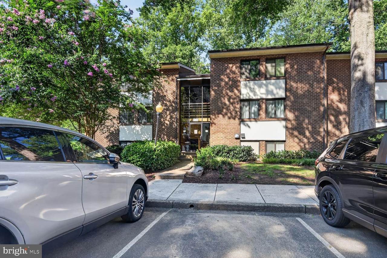 1534 Northgate Square - Photo 1