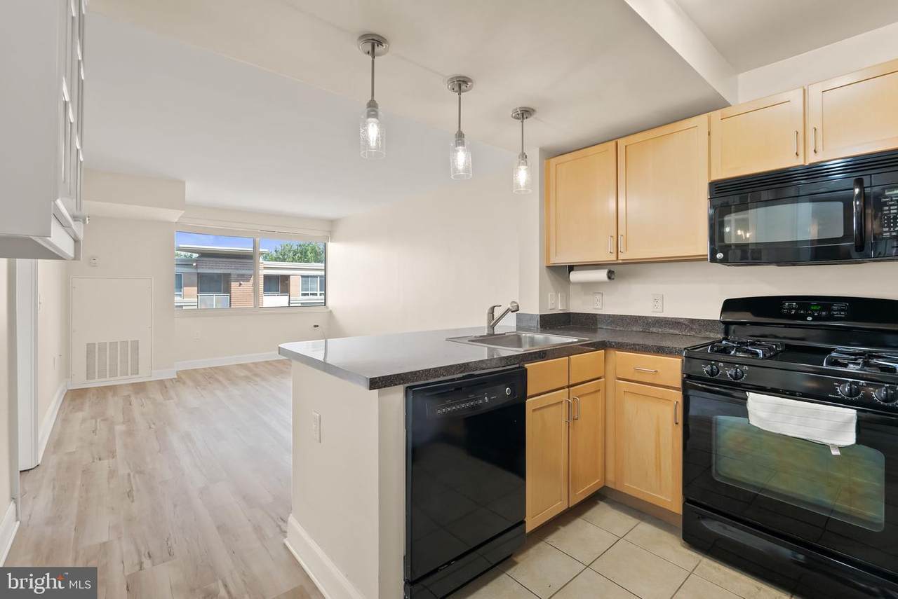 800 4TH Street - Photo 1