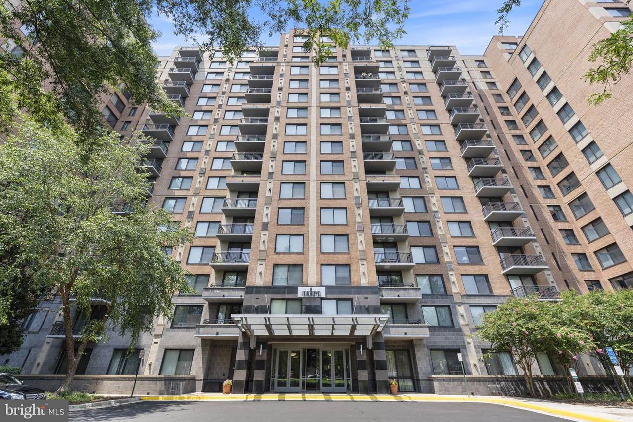 2451 Midtown Avenue - Photo 1