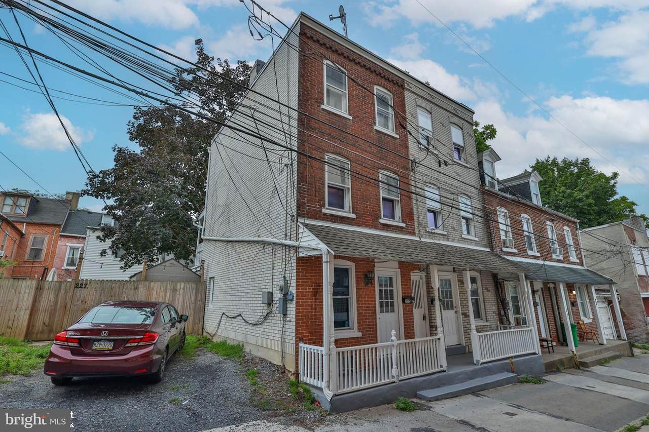 230 Nagle Street - Photo 1