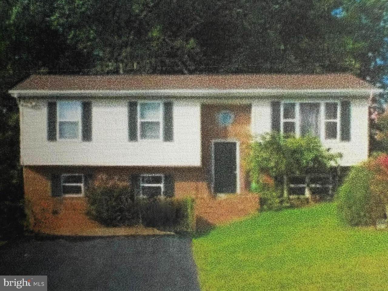 915 Colton Court - Photo 1