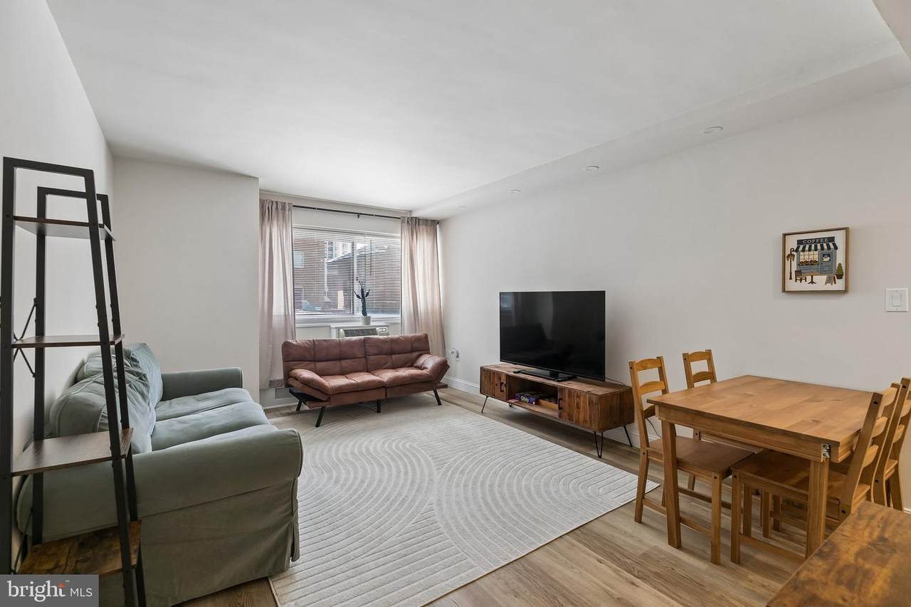 2101 Chestnut Street - Photo 1