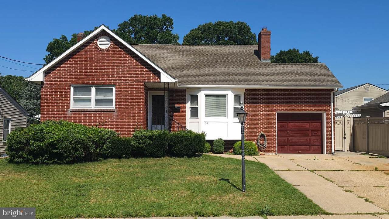 39 Mae Drive - Photo 1