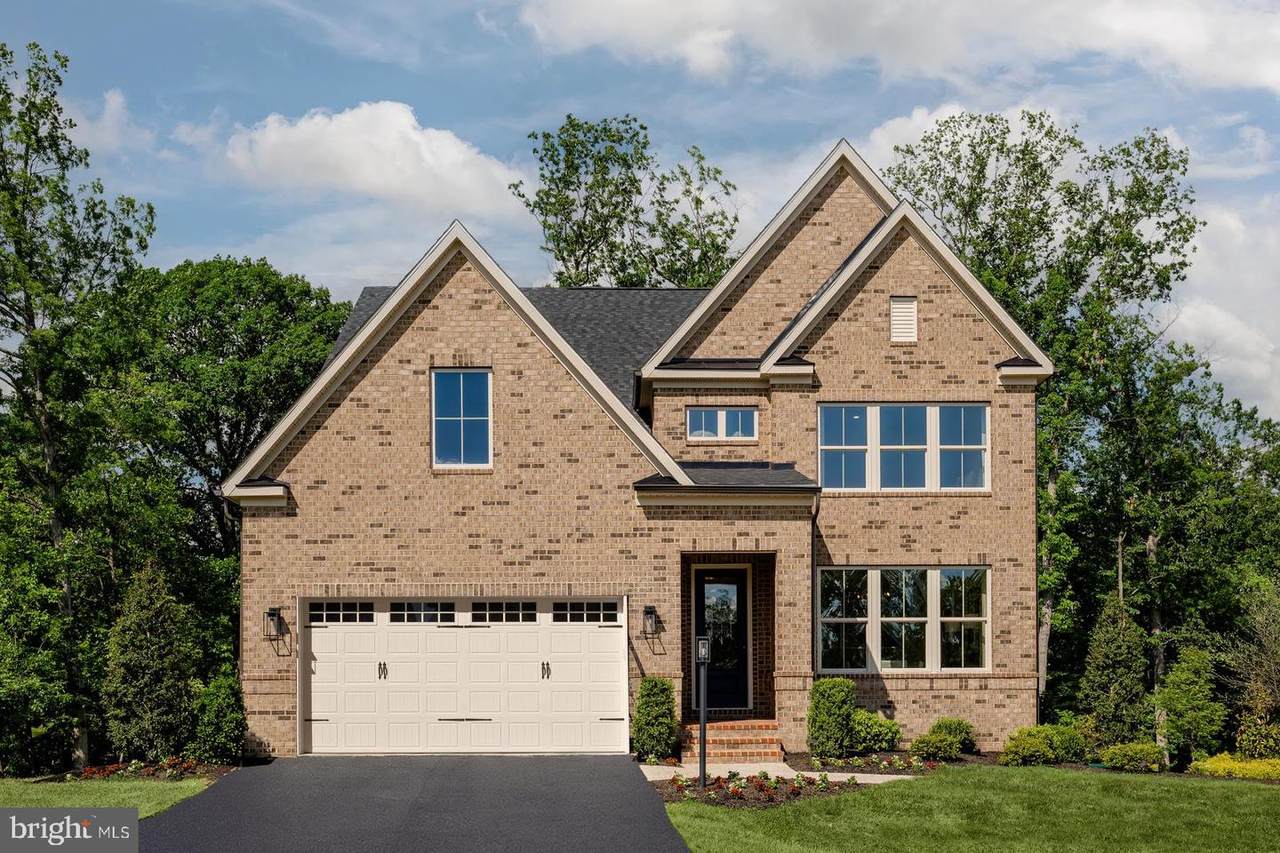 6556 Clubhouse Drive - Photo 1