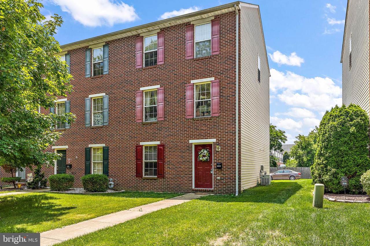 906 Gray Street - Photo 1