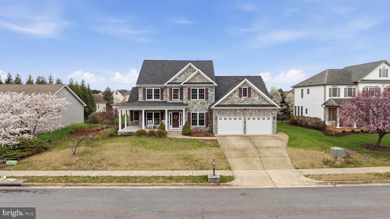226 Summerfield Drive - Photo 1