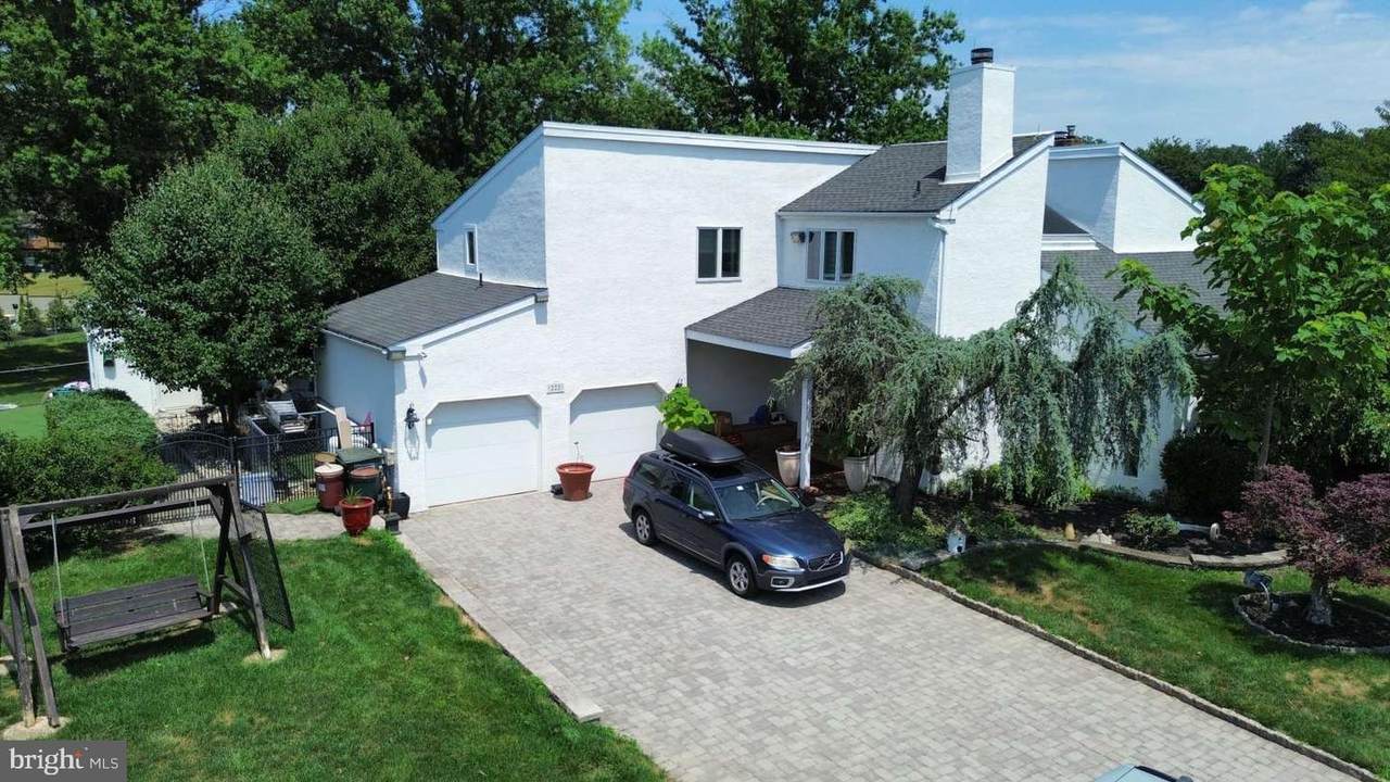 222 Vermeer Drive - Photo 1