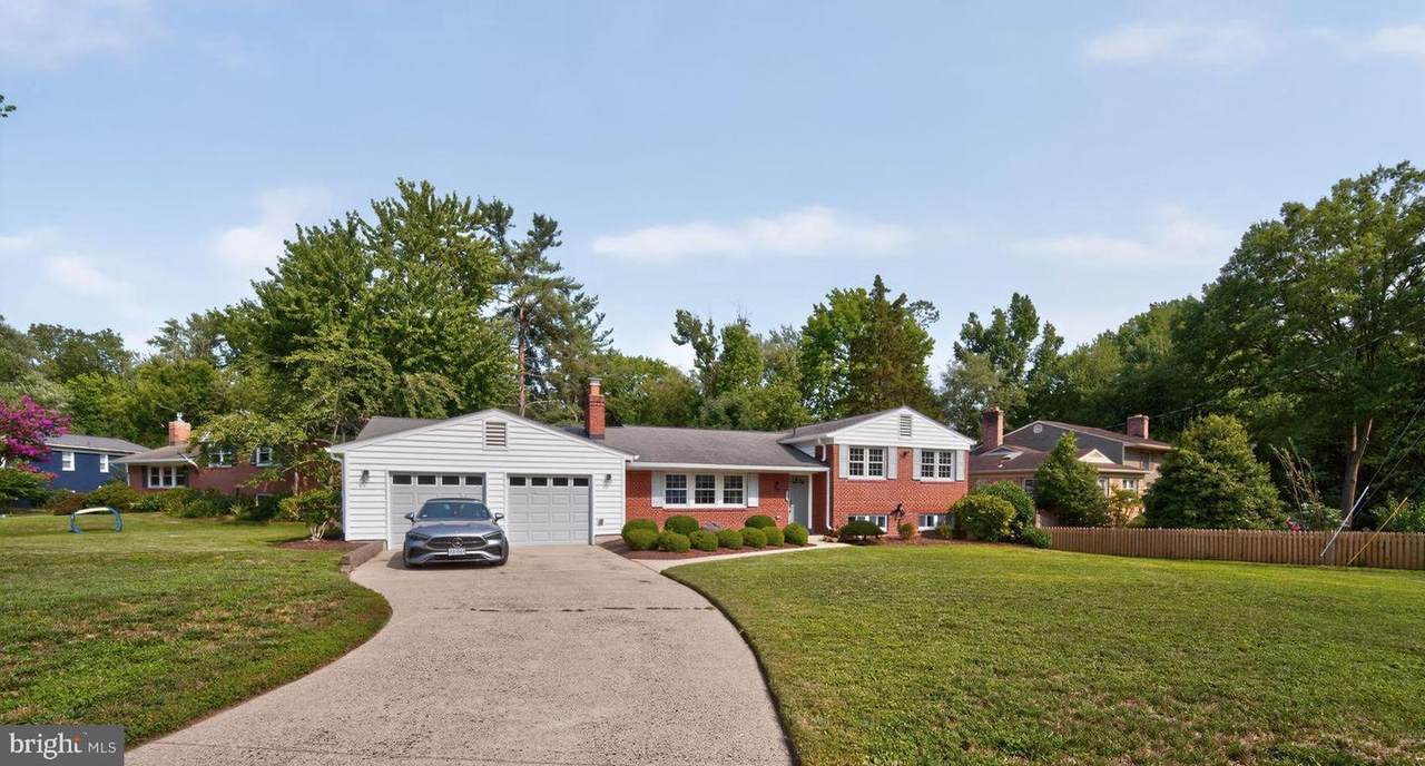 1915 Shannon Court - Photo 1