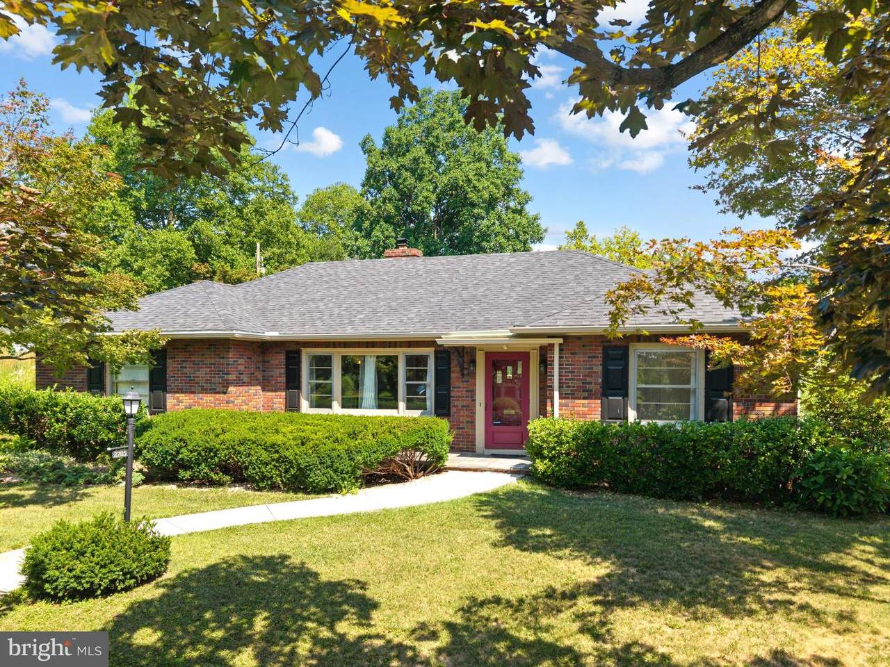 2705 Chew Street - Photo 1