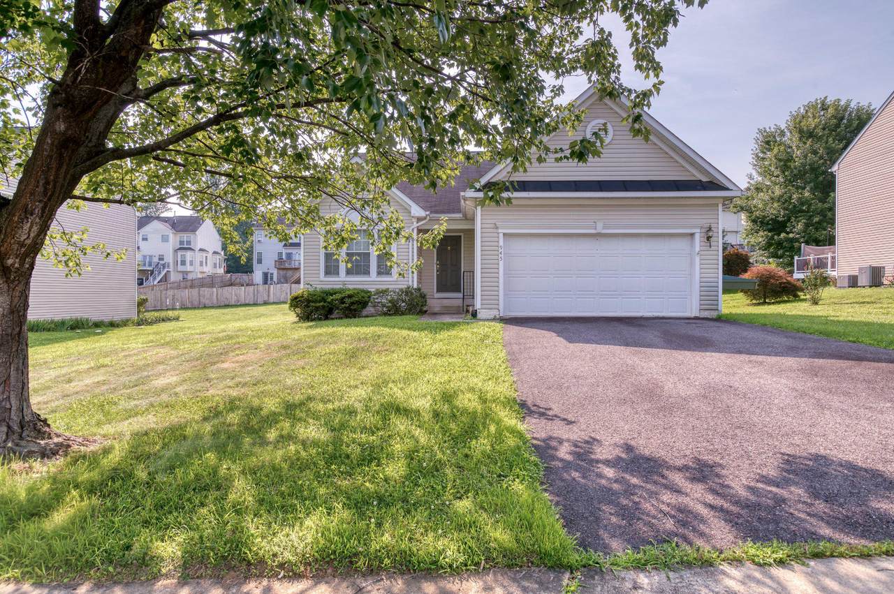 945 Riverdale Circle - Photo 1