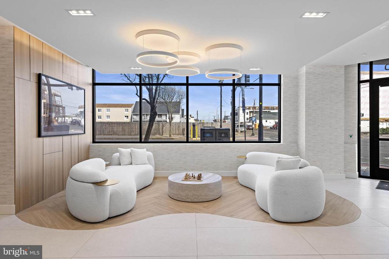 401 Boulevard Boulevard - Photo 1