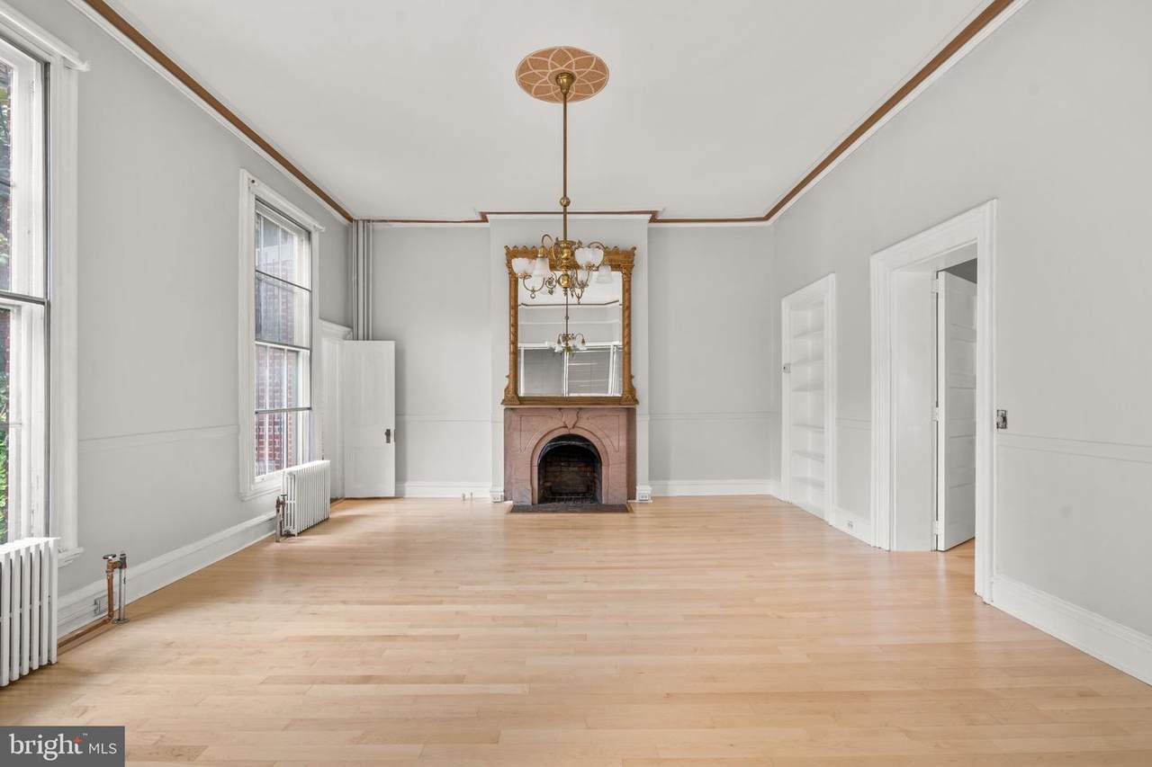 505 Cathedral Street - Photo 1
