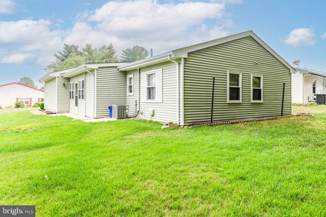 https://bt-photos.global.ssl.fastly.net/brightmls/1280_boomver_1_805166449052-2.jpg
