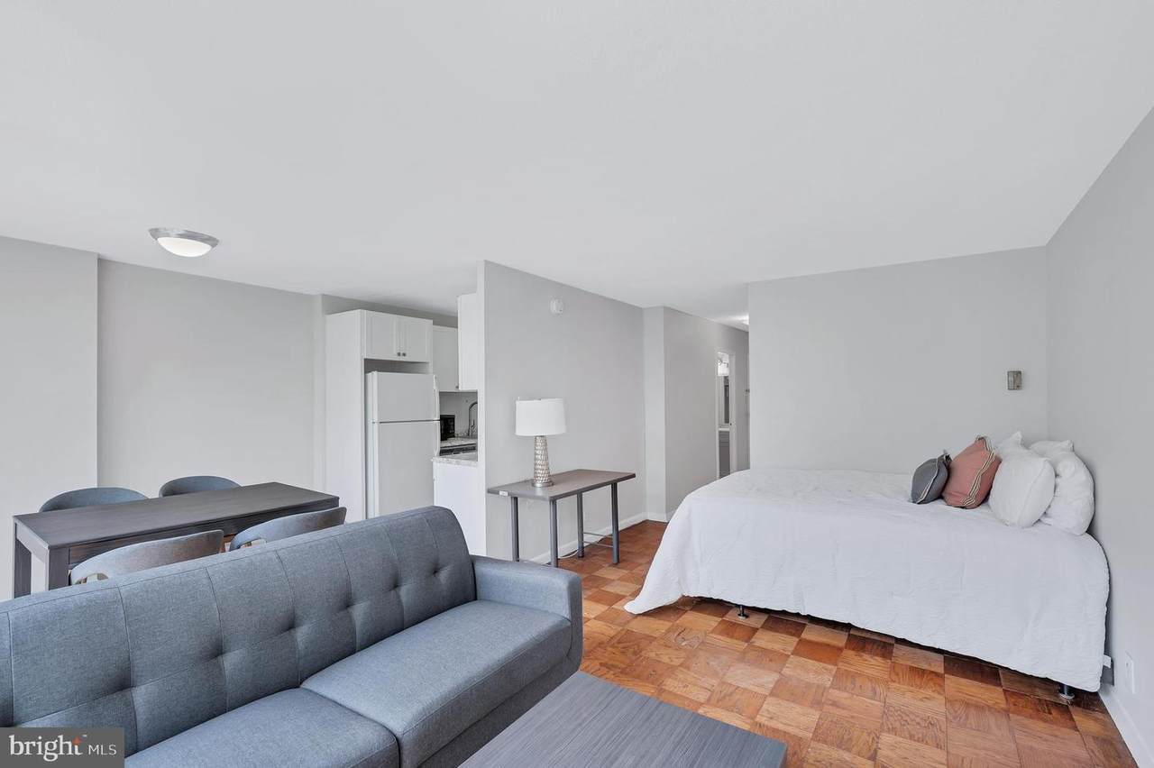 2201 L Street - Photo 1