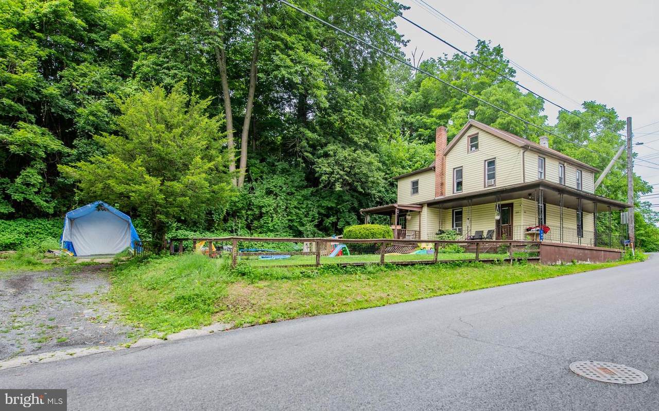 104 W Firehall Road - Photo 1