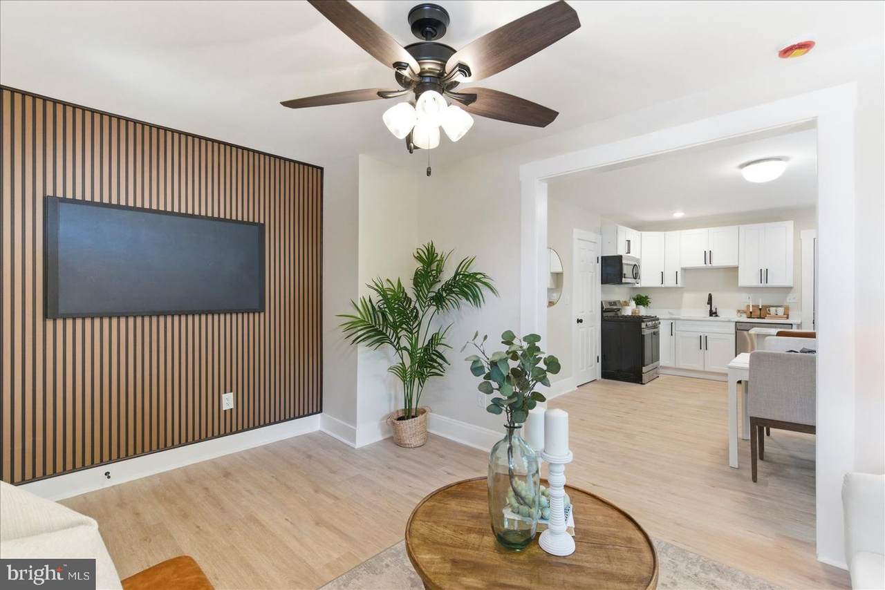1 Glenwood Avenue - Photo 1