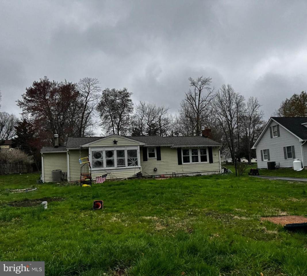 27 1ST Avenue - Photo 1