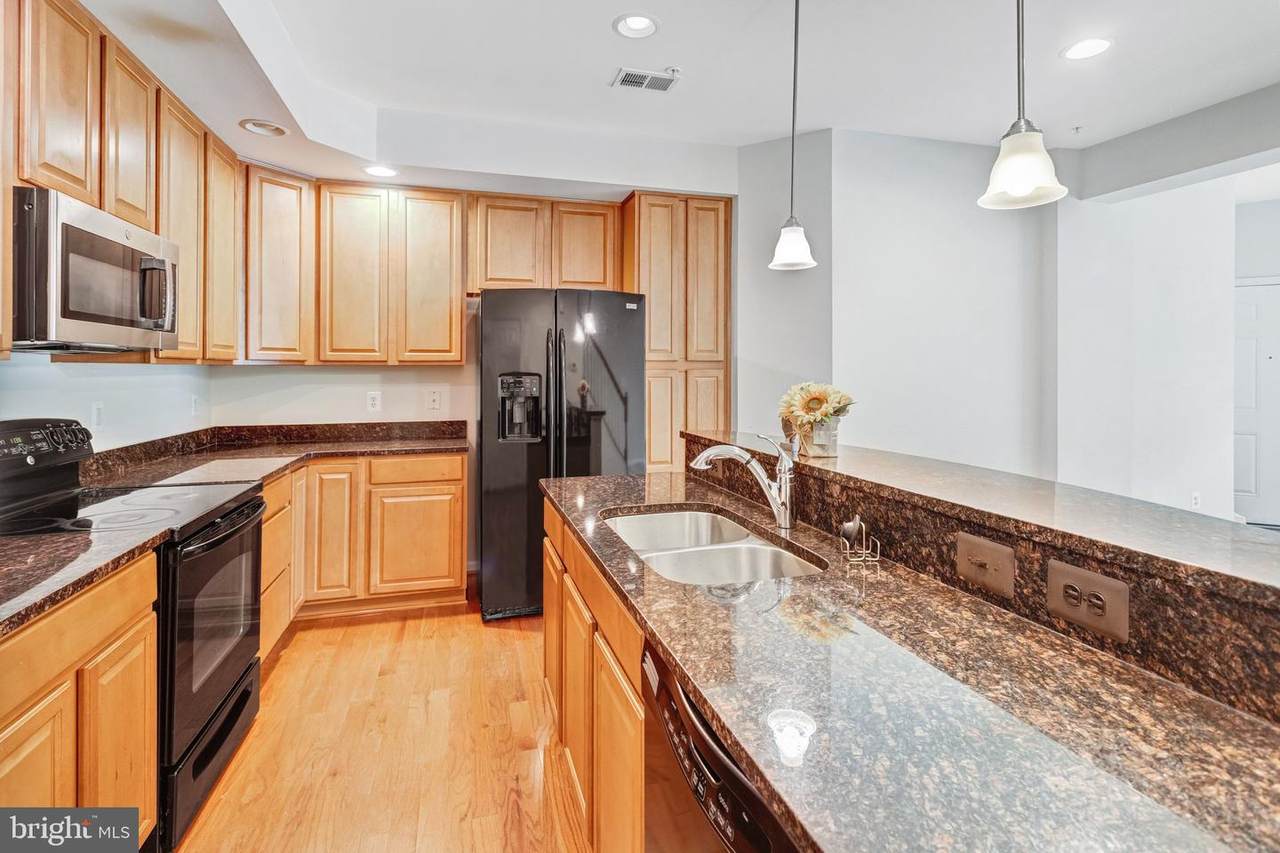 15072 Leicestershire Street - Photo 1