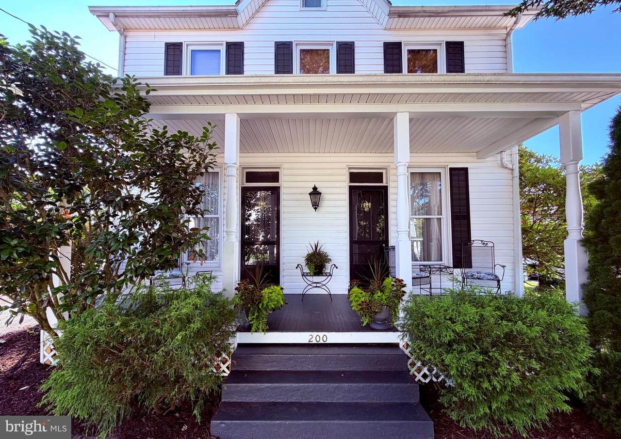 https://bt-photos.global.ssl.fastly.net/brightmls/1280_boomver_1_805172009976-2.jpg