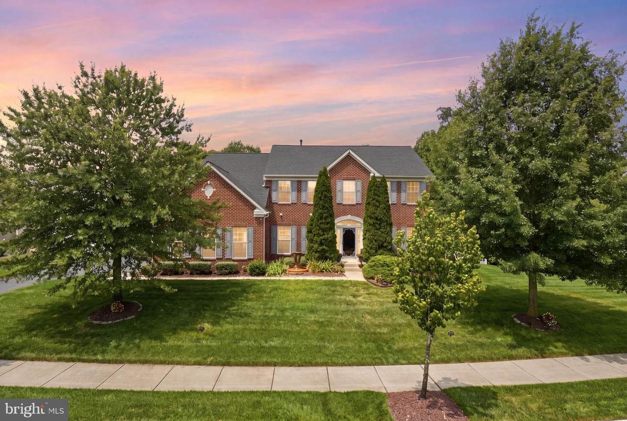 4706 Sir Woodburn Way - Photo 1