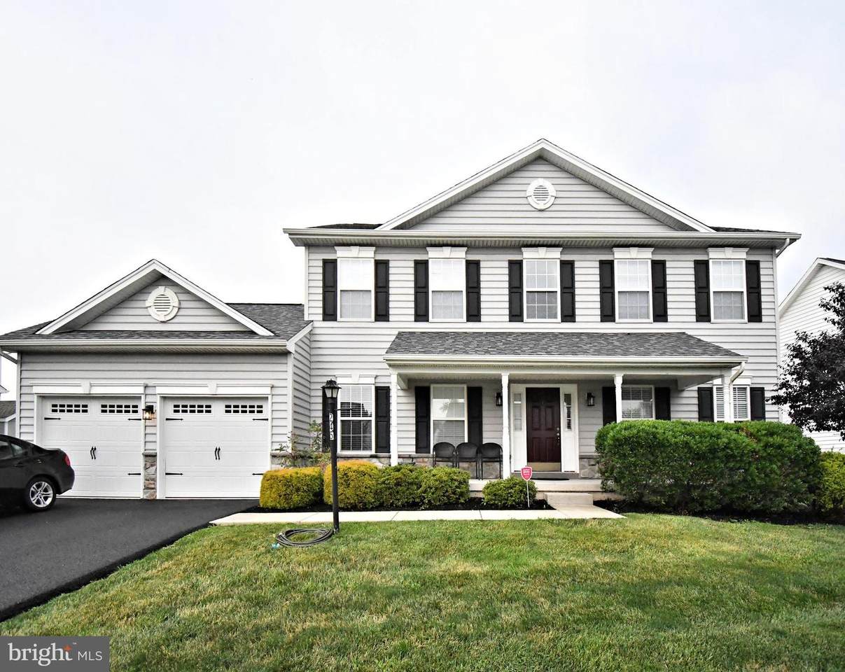 245 Sumner Court - Photo 1