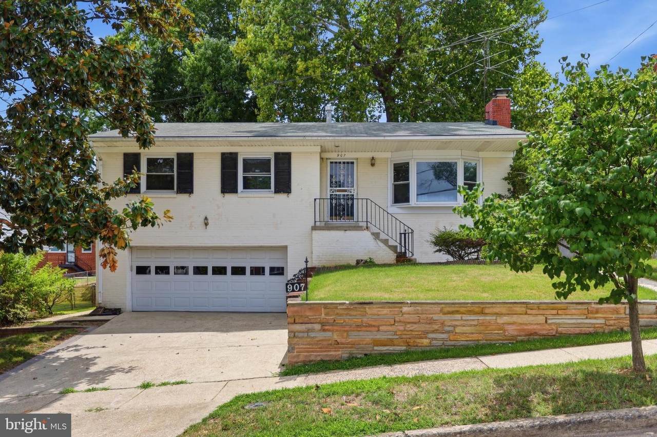 907 Luray Place - Photo 1