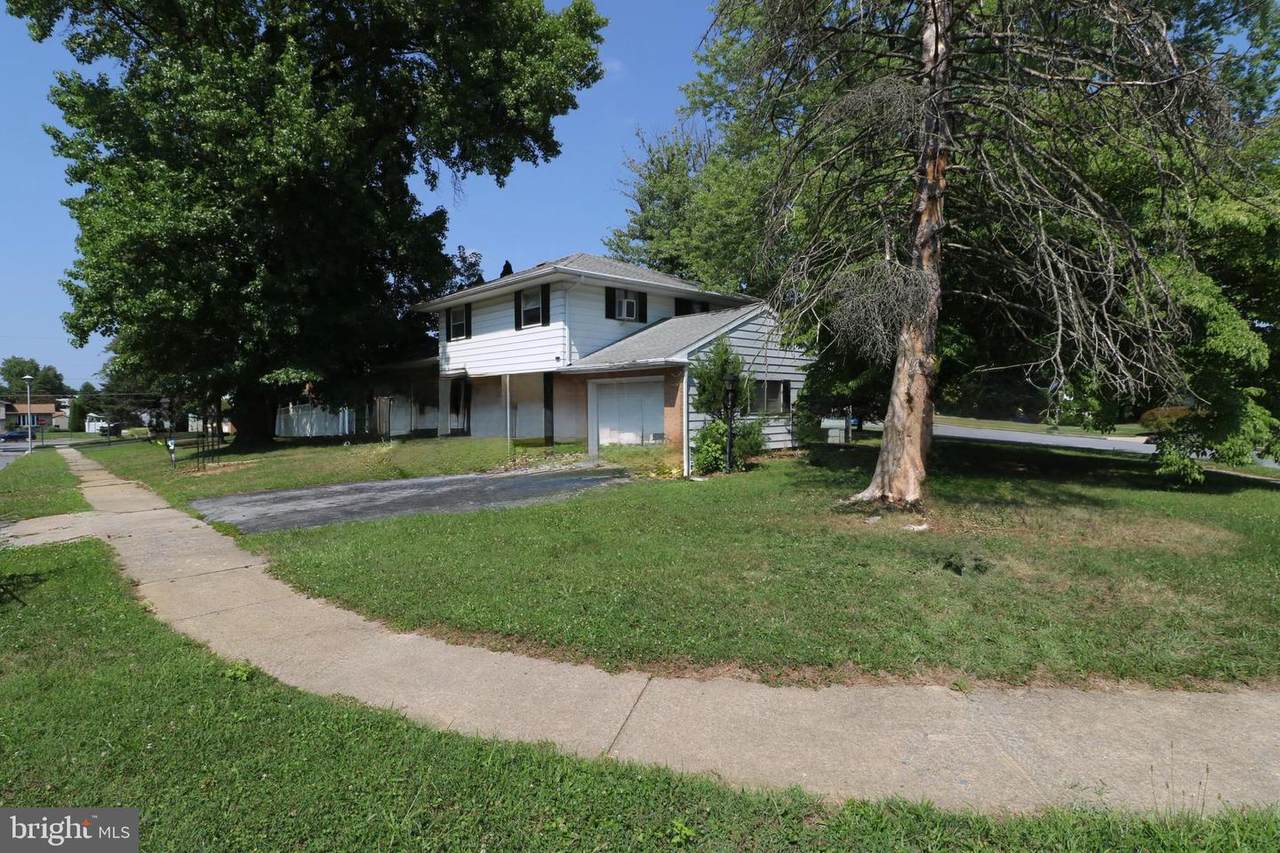 122 Granville Avenue - Photo 1