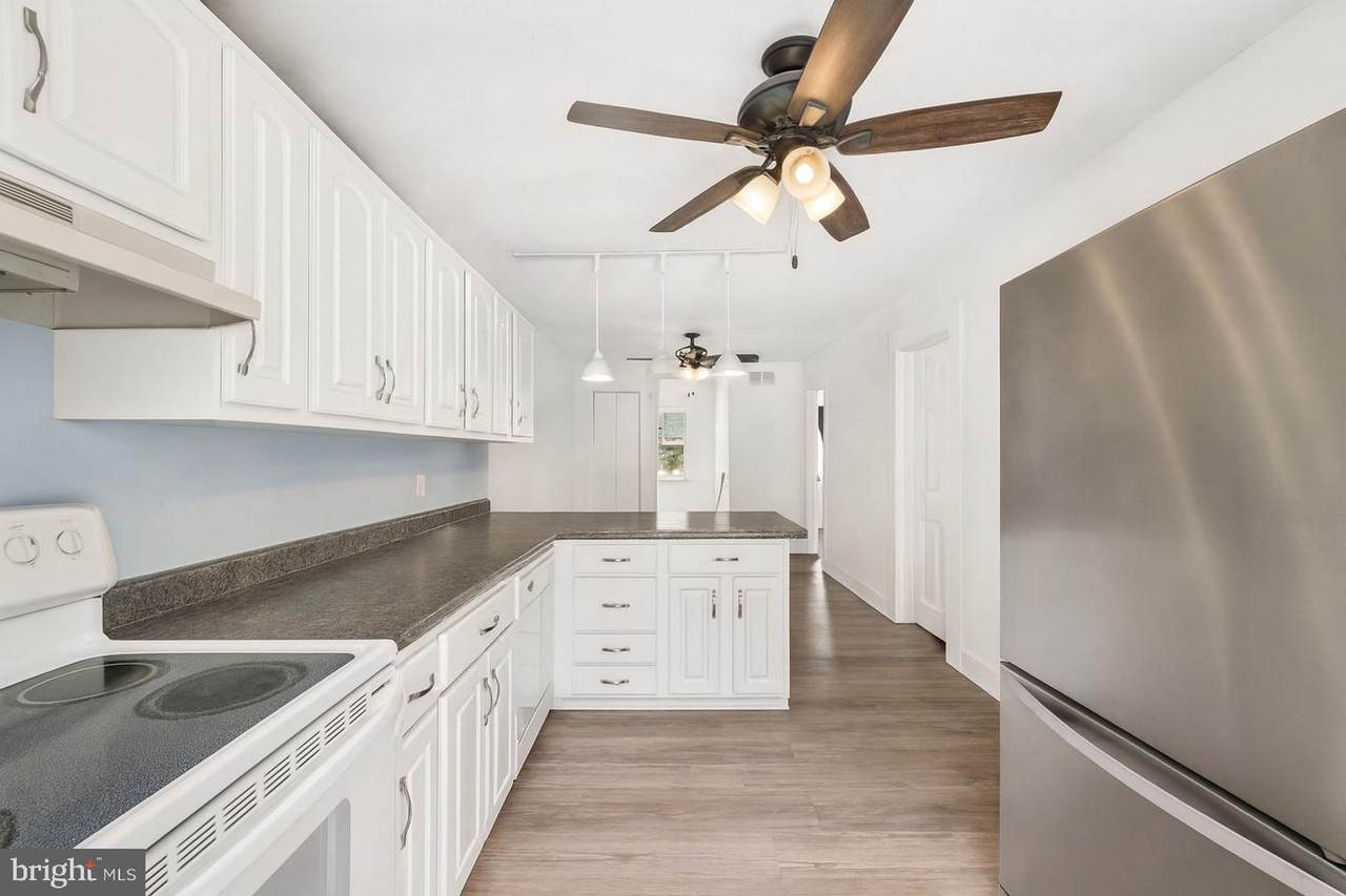 550 Greenhill Court - Photo 1