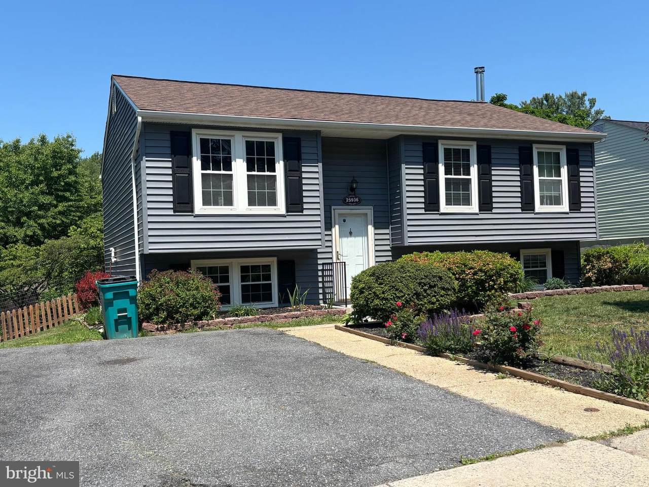 25936 Largo Court - Photo 1