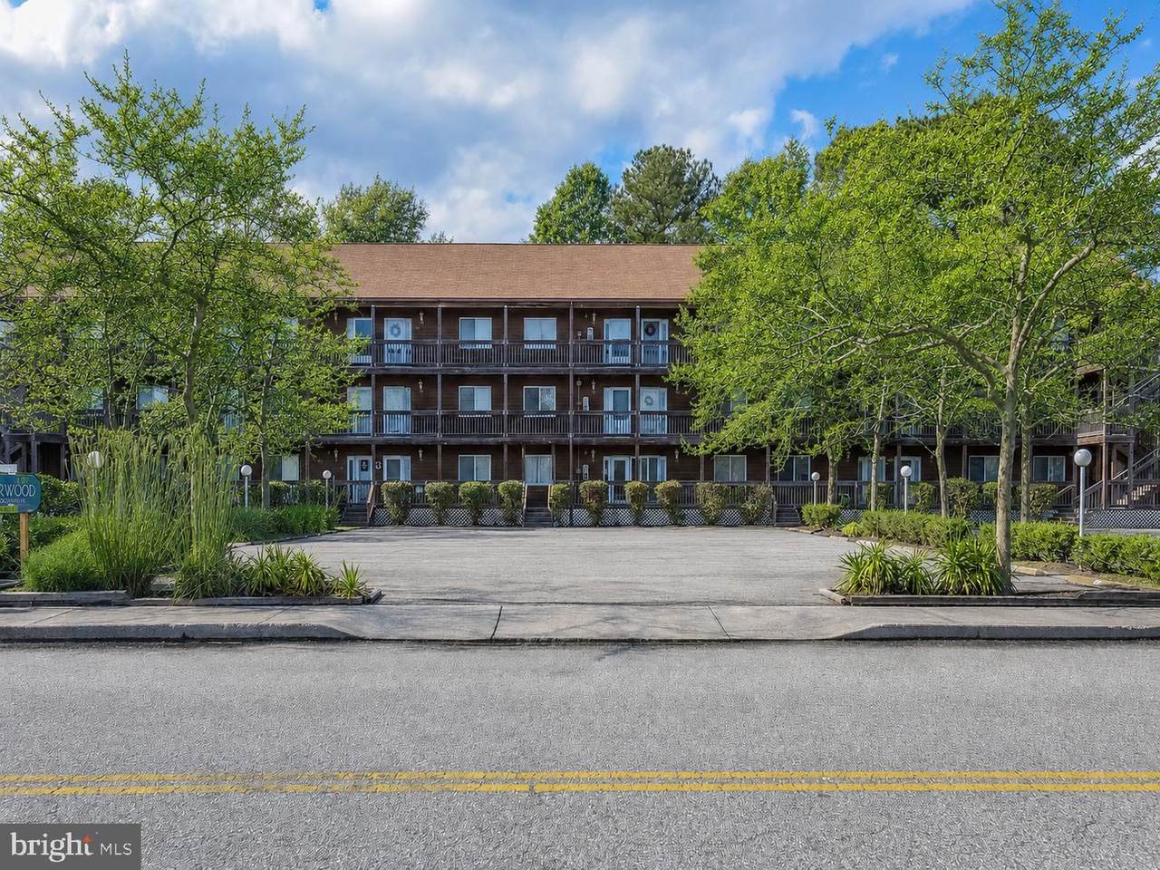 14301 Tunnel Avenue - Photo 1