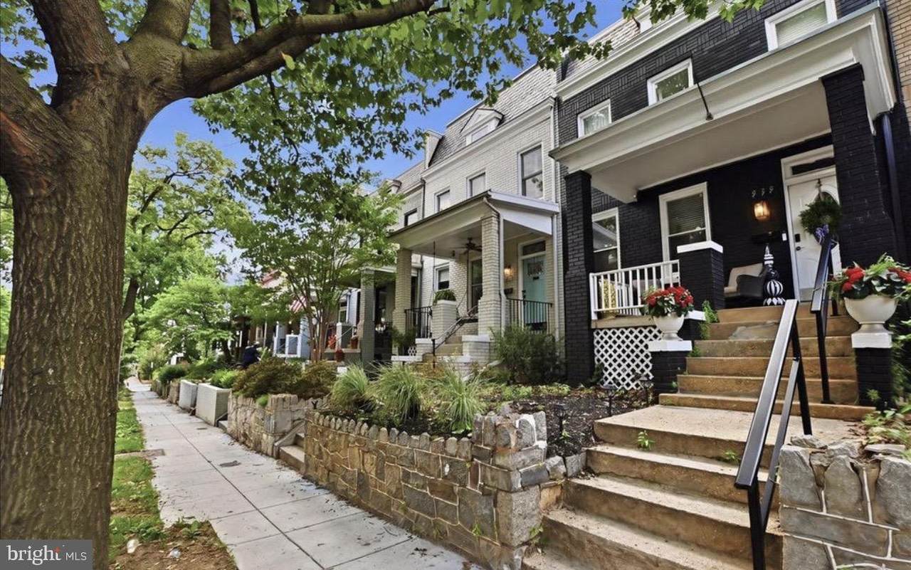 939 15TH Street - Photo 1