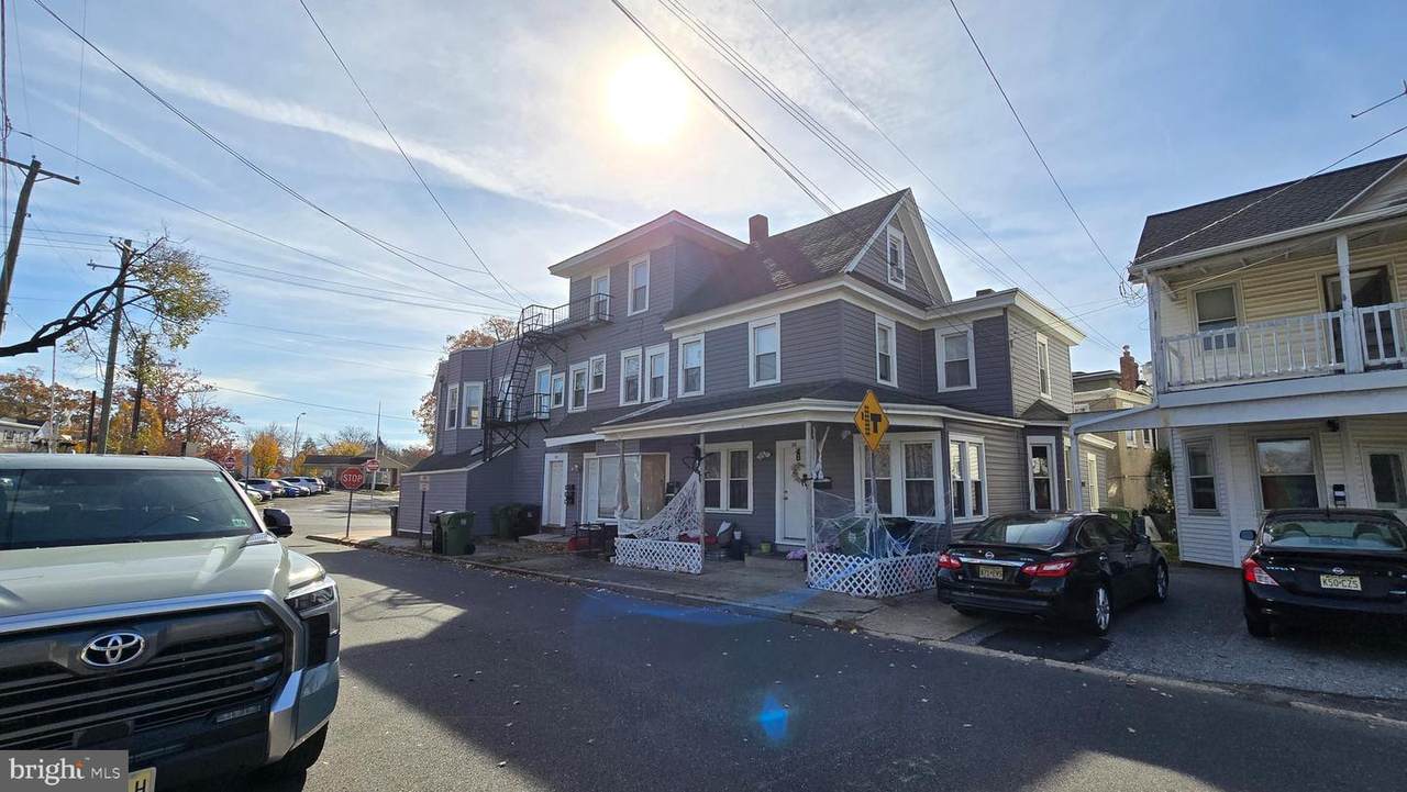 64 Simpson Avenue - Photo 1