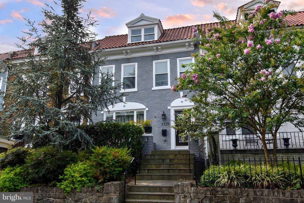 1528 Spring Place - Photo 1