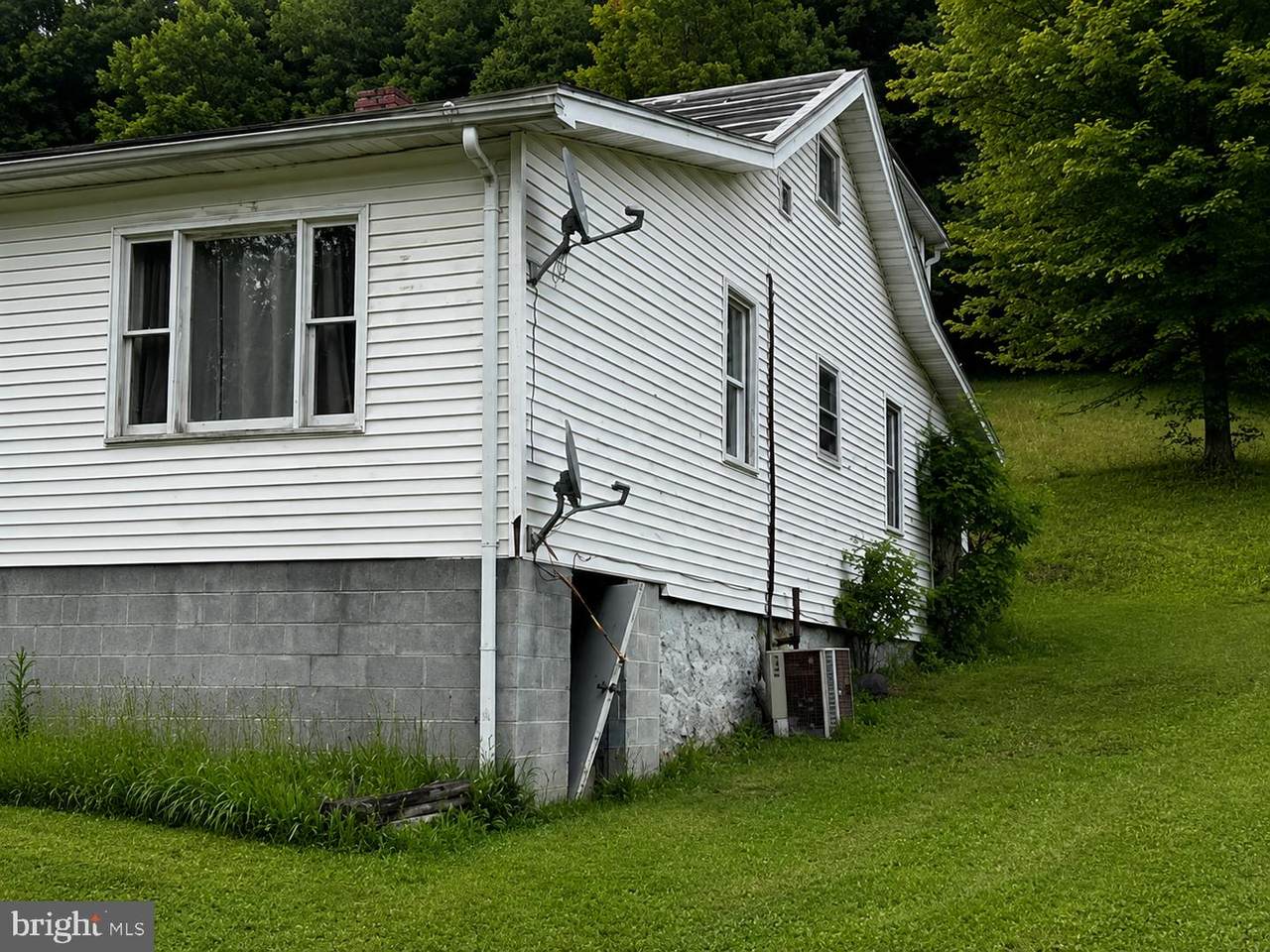 https://bt-photos.global.ssl.fastly.net/brightmls/1280_boomver_1_805180147734-2.jpg