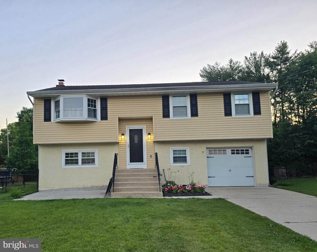 435 Arline Avenue - Photo 1
