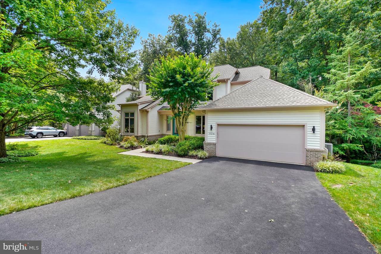1104 Water Pointe Lane - Photo 1