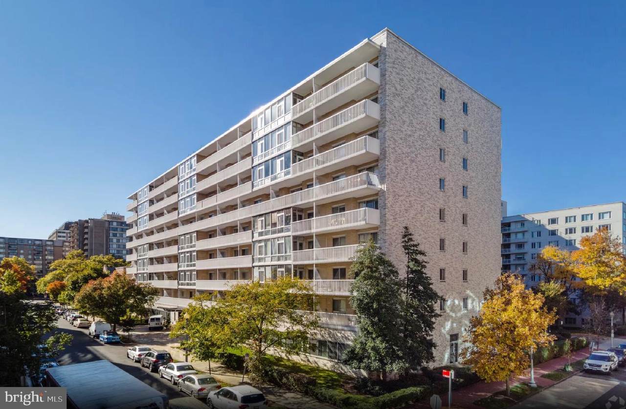 730 24TH Street - Photo 1