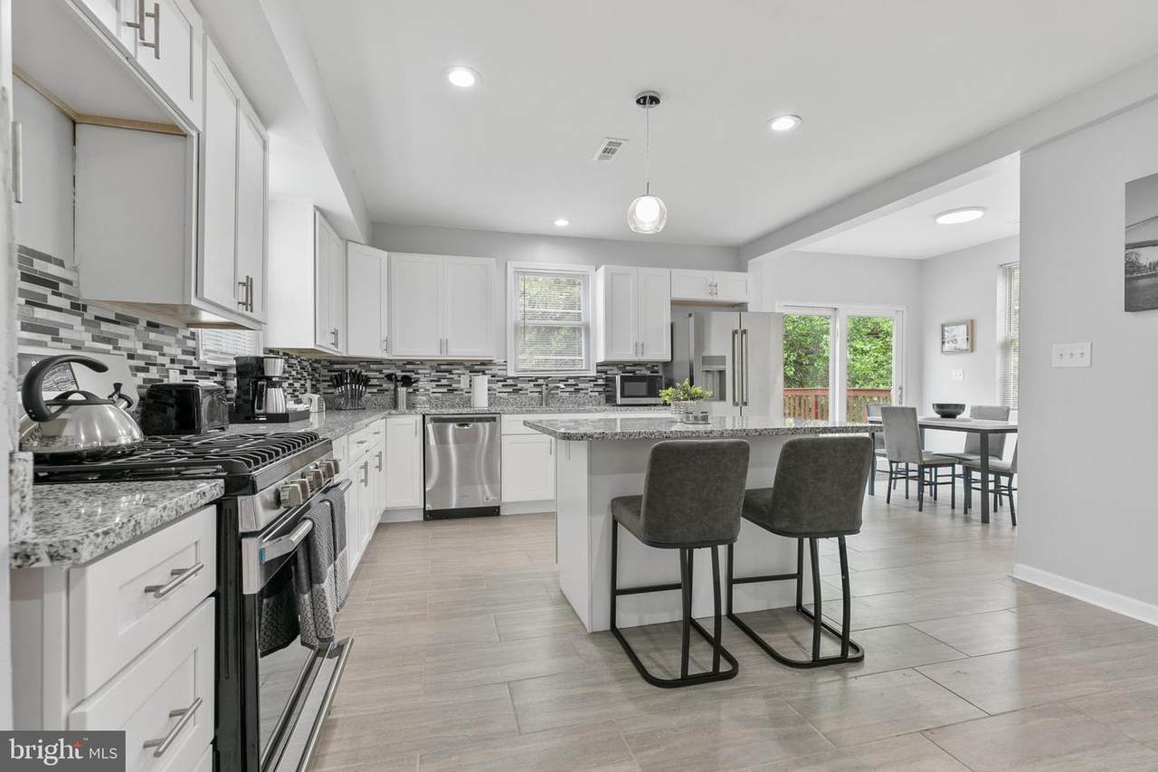 711 Woodbourne Ave - Photo 1