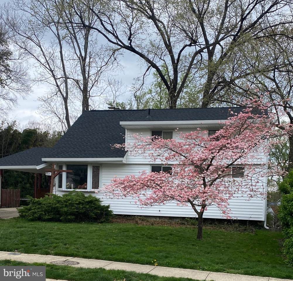 325 Bradley Avenue - Photo 1