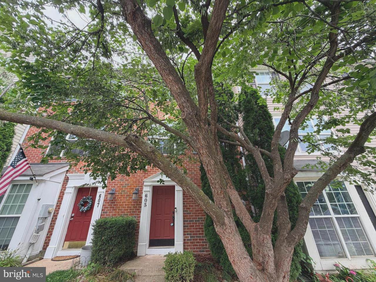 605 Tivoli Road - Photo 1