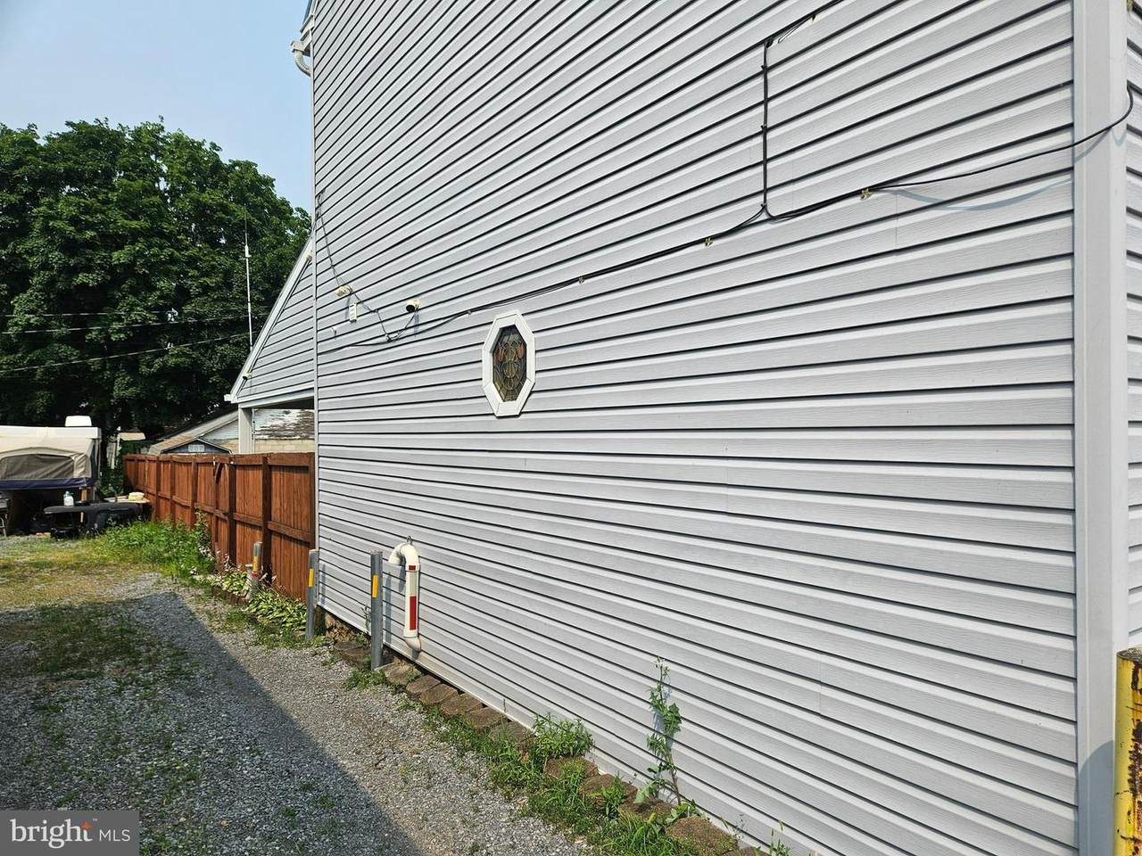 https://bt-photos.global.ssl.fastly.net/brightmls/orig_boomver_1_805182862416-2.jpg