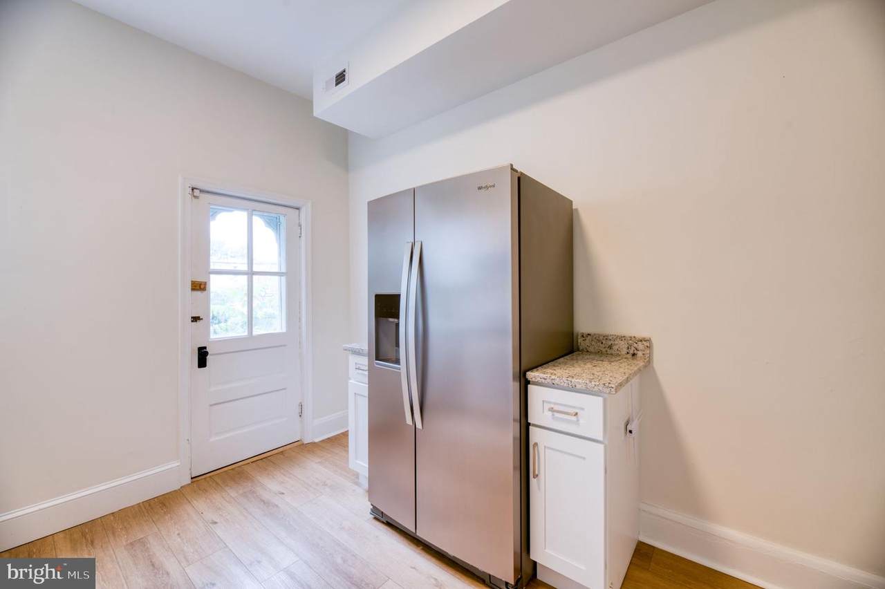 https://bt-photos.global.ssl.fastly.net/brightmls/1280_boomver_1_805183270932-2.jpg