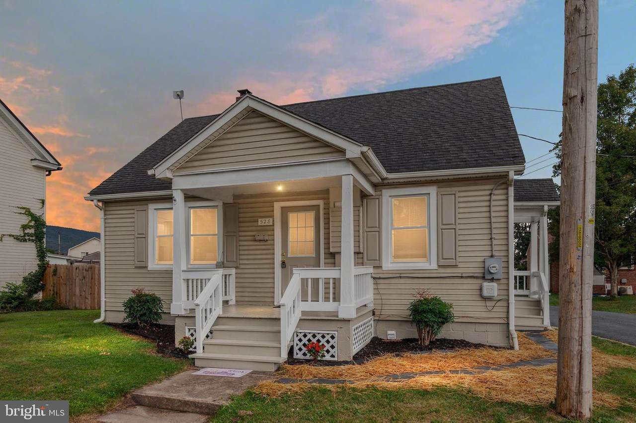 528 Queen Street - Photo 1