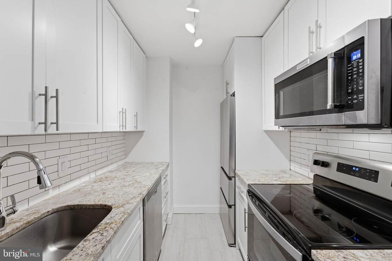 1901 John F Kennedy Boulevard - Photo 1